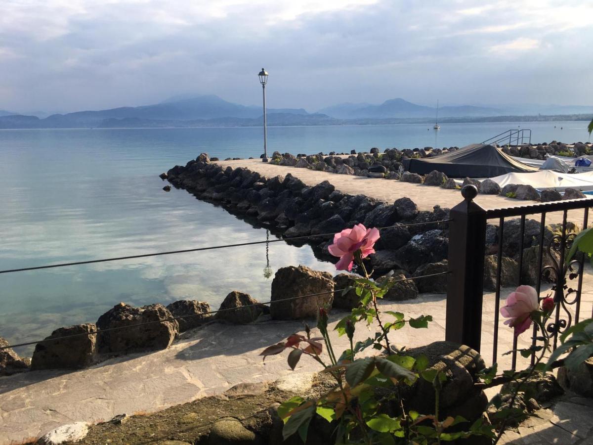 Casa Caterina Lake View Holidays Apartments Peschiera del Garda Exteriör bild