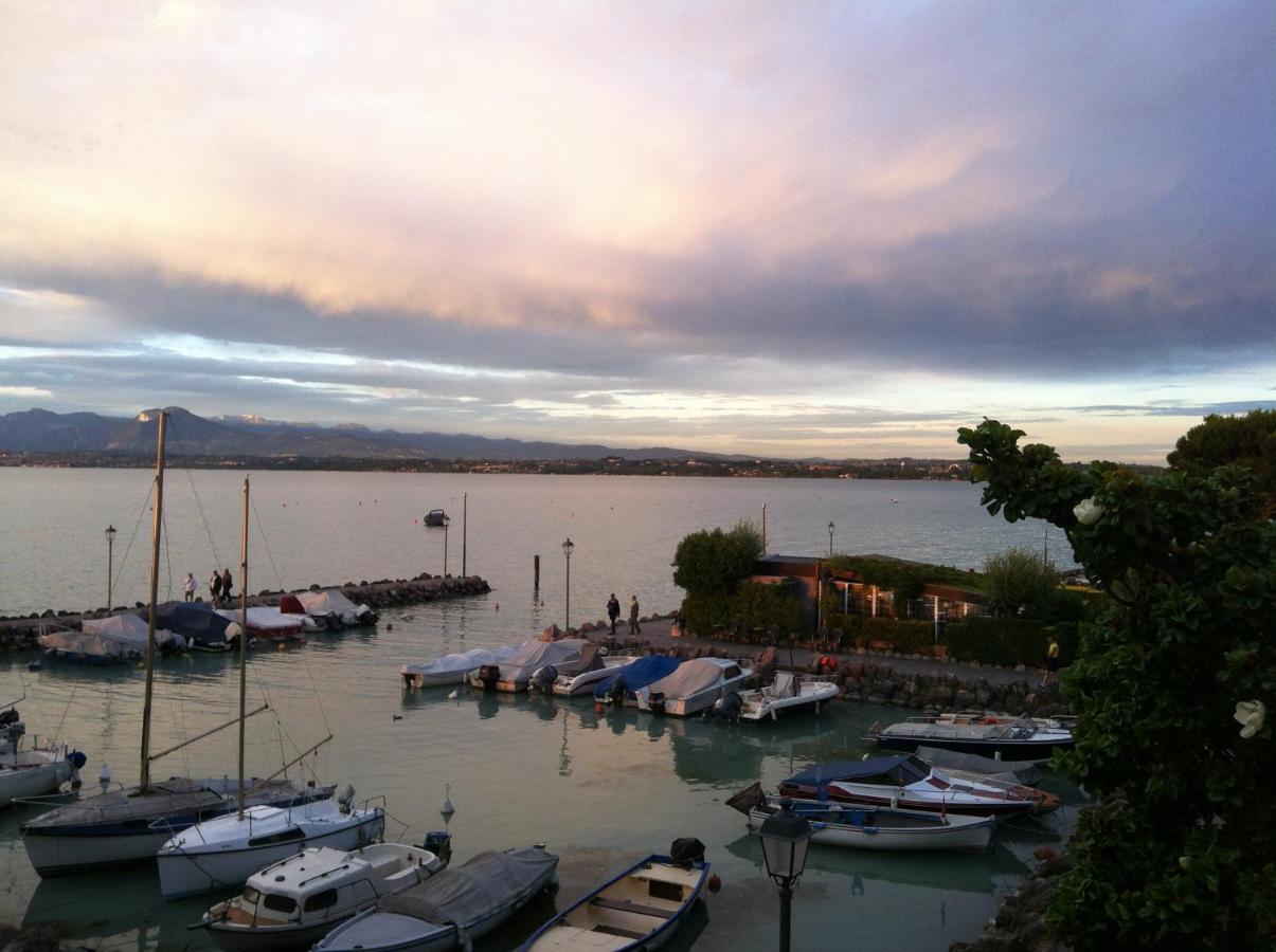 Casa Caterina Lake View Holidays Apartments Peschiera del Garda Exteriör bild
