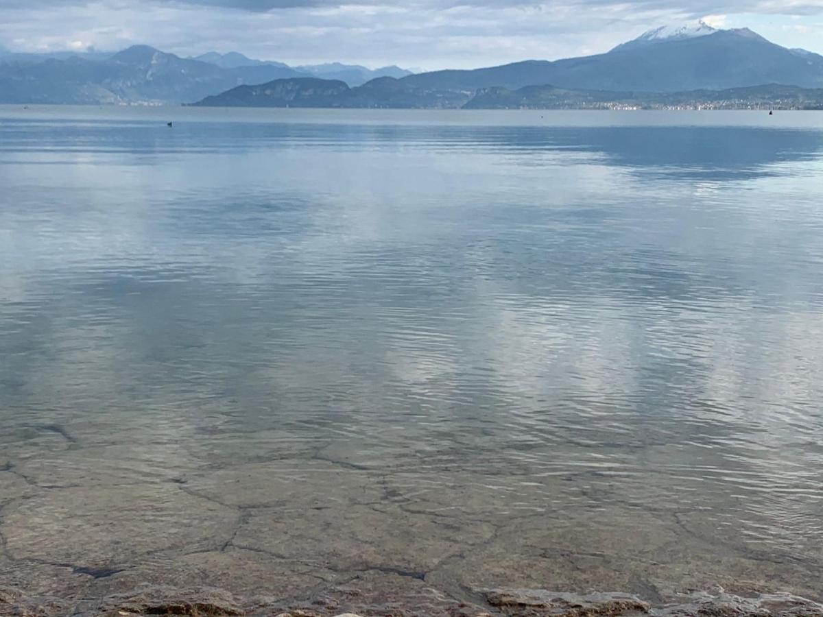Casa Caterina Lake View Holidays Apartments Peschiera del Garda Exteriör bild