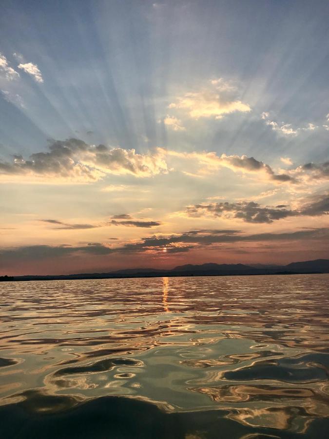 Casa Caterina Lake View Holidays Apartments Peschiera del Garda Exteriör bild