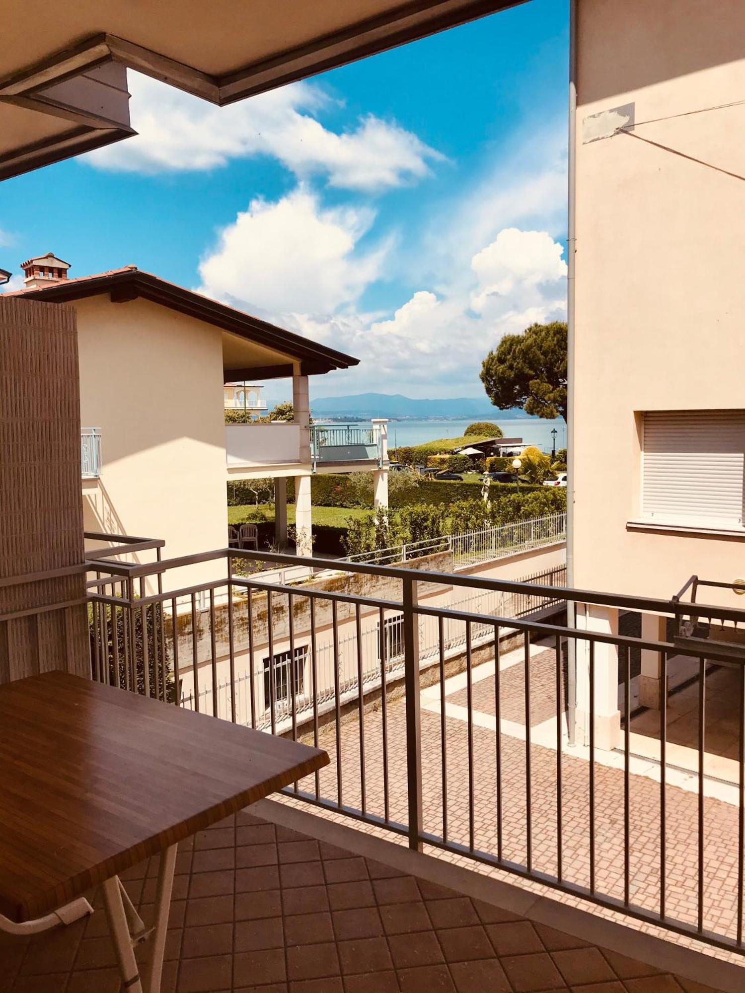 Casa Caterina Lake View Holidays Apartments Peschiera del Garda Rum bild