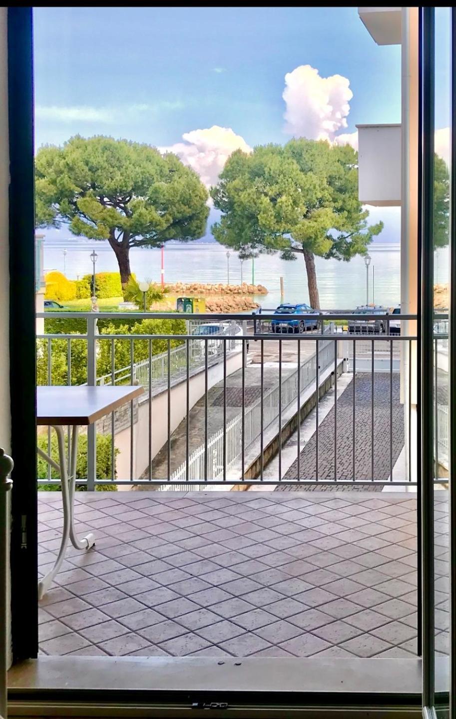 Casa Caterina Lake View Holidays Apartments Peschiera del Garda Exteriör bild