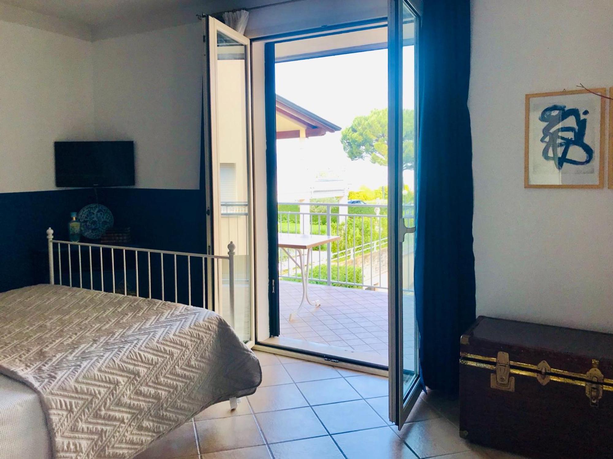 Casa Caterina Lake View Holidays Apartments Peschiera del Garda Rum bild